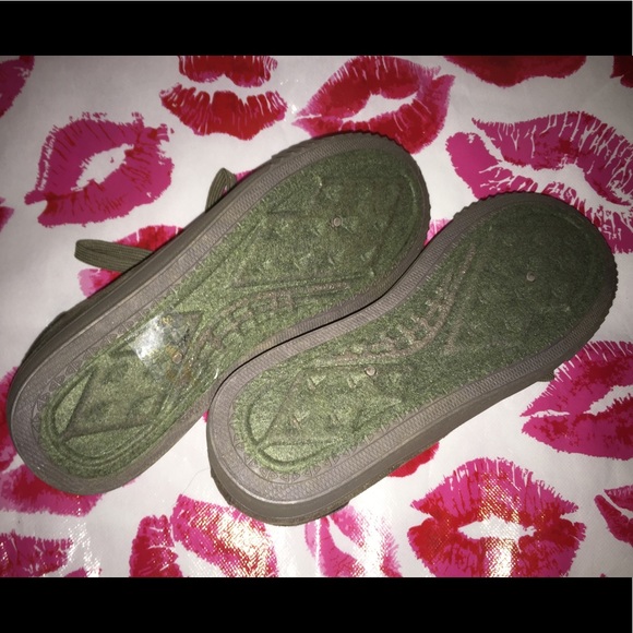 Olive green suede sneakers - Picture 5 of 7